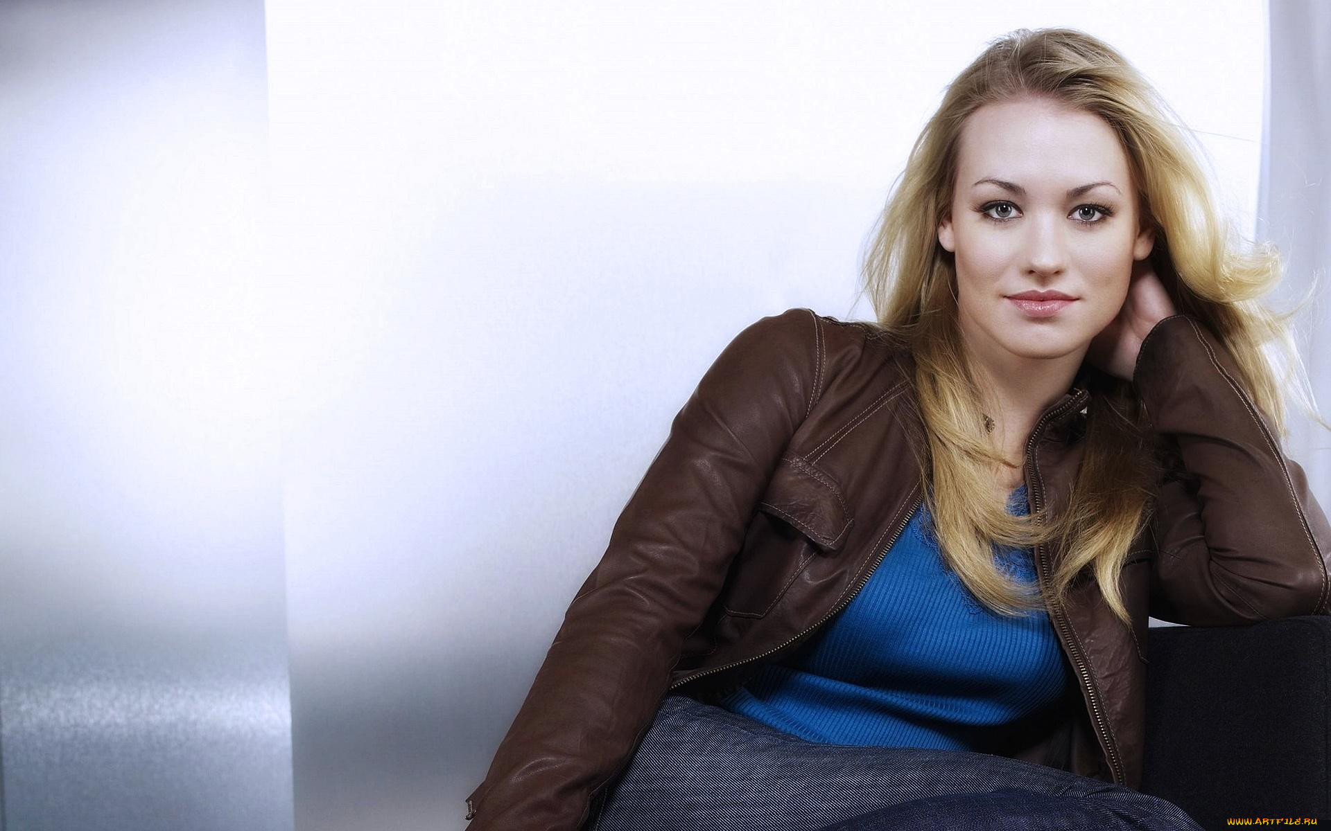 Yvonne Strahovski, , , , 